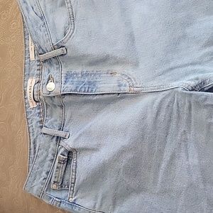 Beautiful pair of Guess Jeans